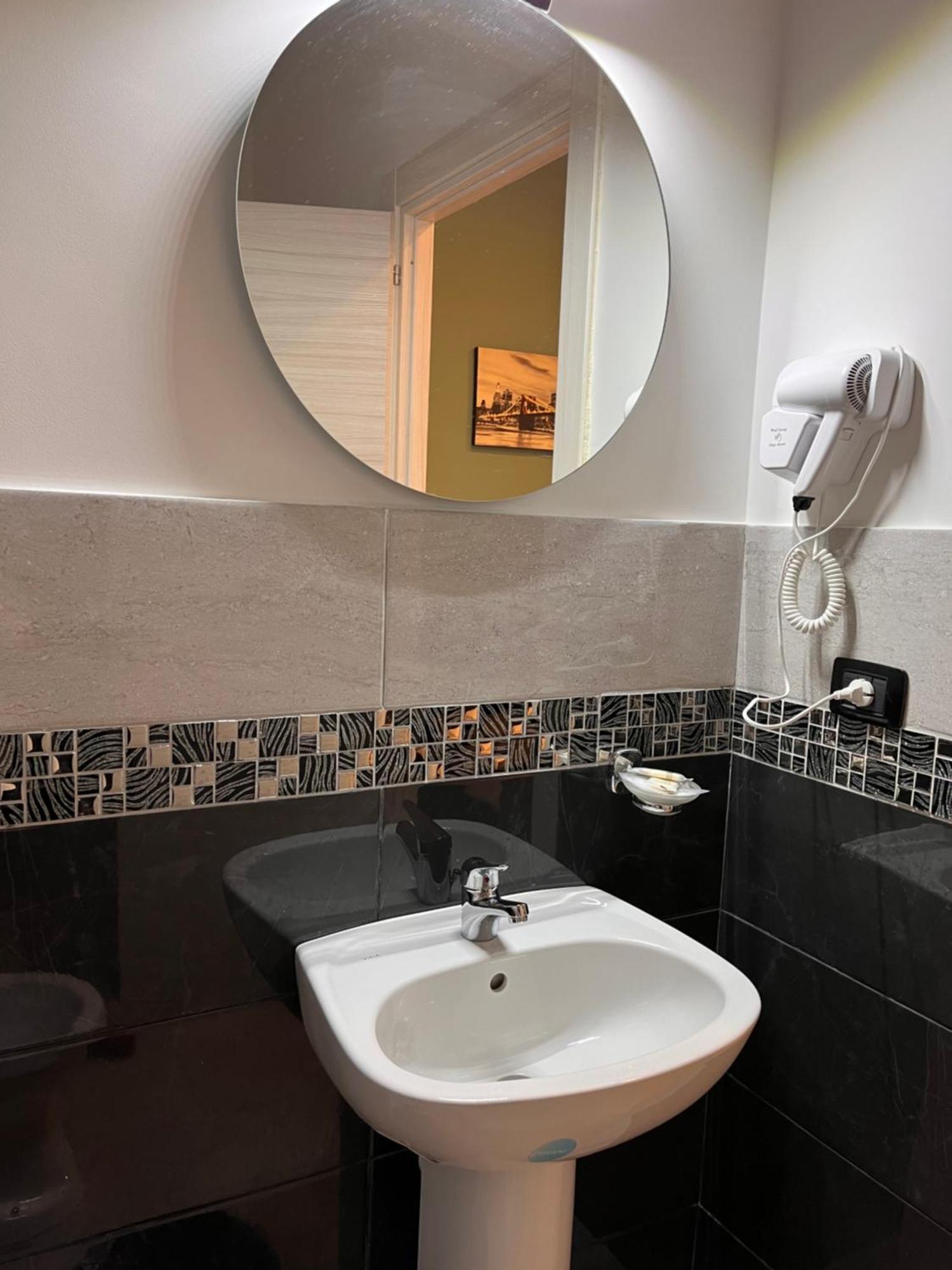 Hotel Oceania Naples